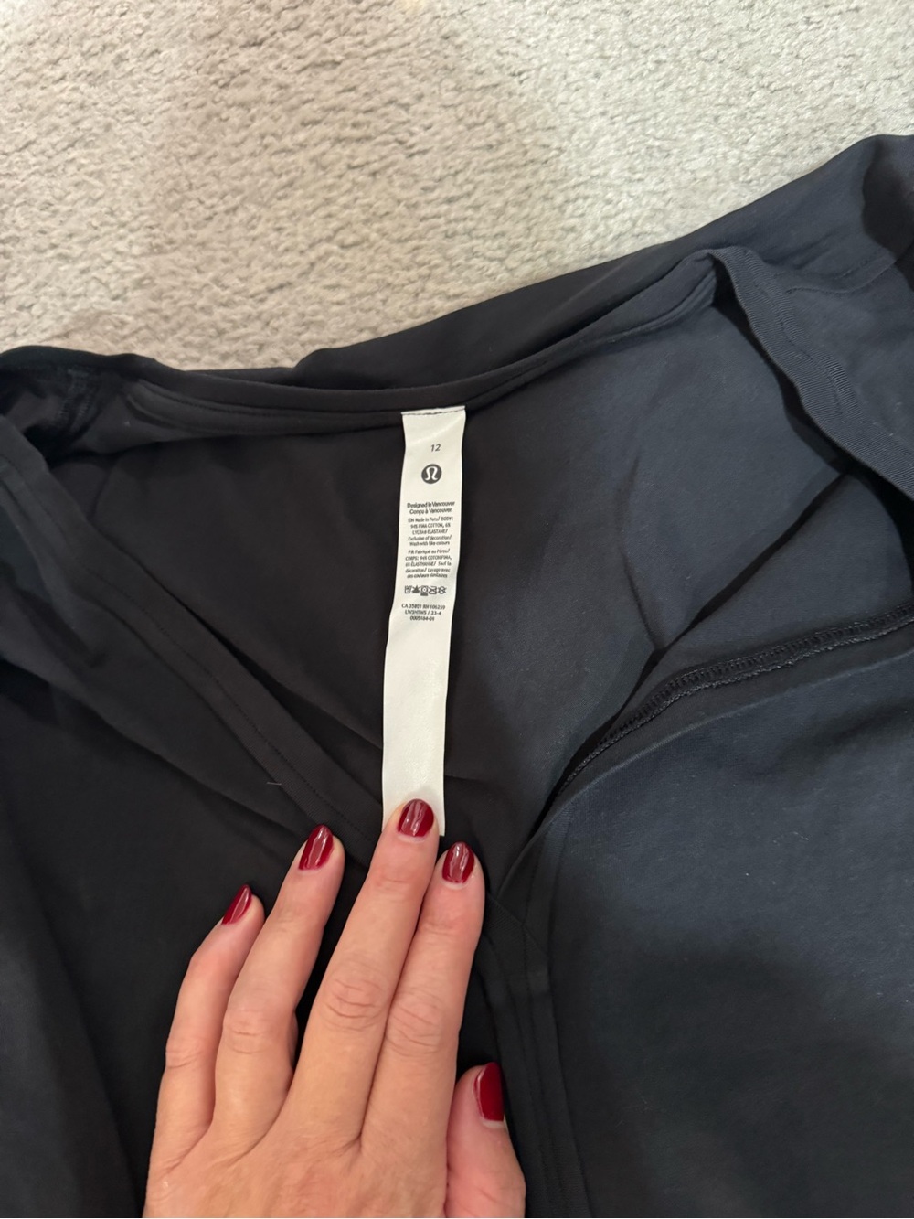 lululemon athletica Women's Long Sleeve V-Neck Tee - Black